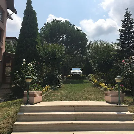 Villa Sultan Konagi Genis Bahce Ozel Havuz