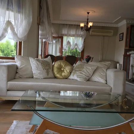 Sultan Konagi Genis Bahce Ozel Havuz Villa Sapanca