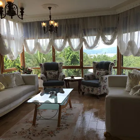 Sultan Konagi Genis Bahce Ozel Havuz Villa *