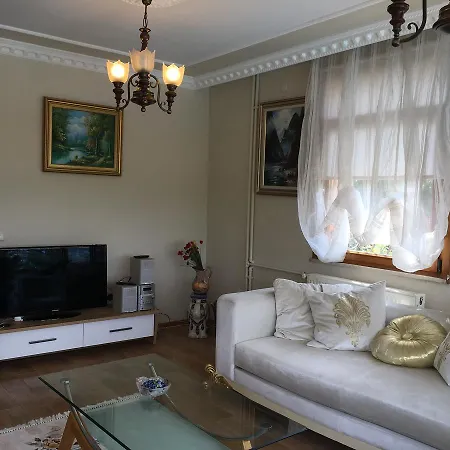 Villa Sultan Konagi Genis Bahce Ozel Havuz